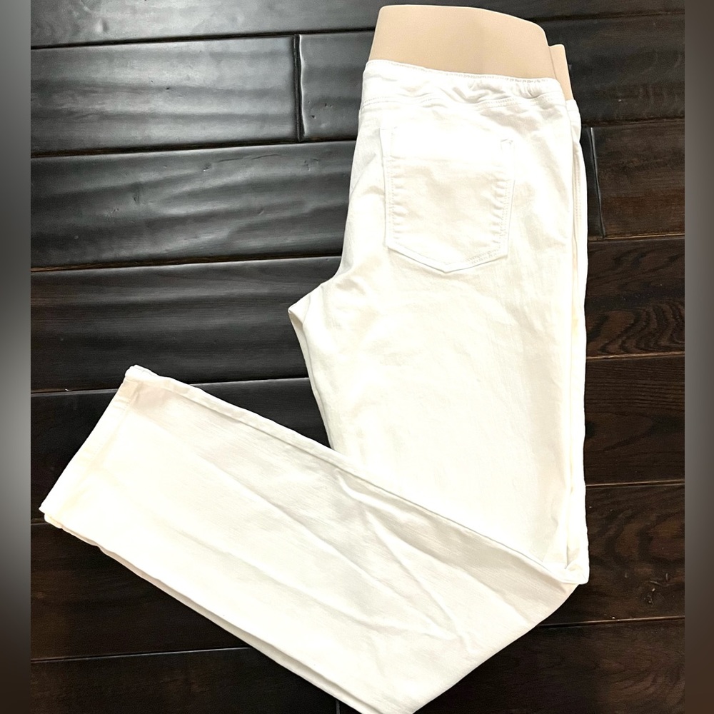 Old Navy Maternity skinny jeans - Size 10